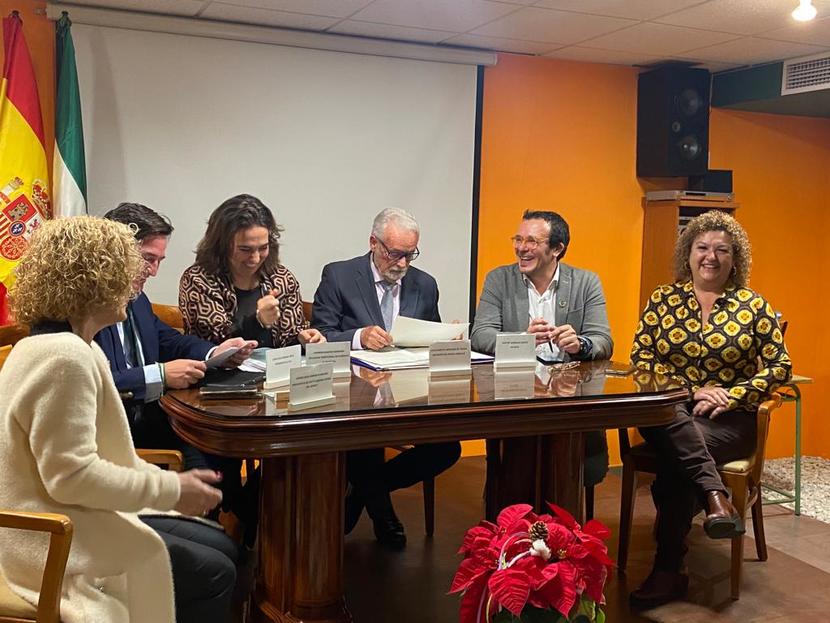 Maeztu insta a acabar con la «deuda histórica» de los vecinos del Cerro del Moro en Cádiz